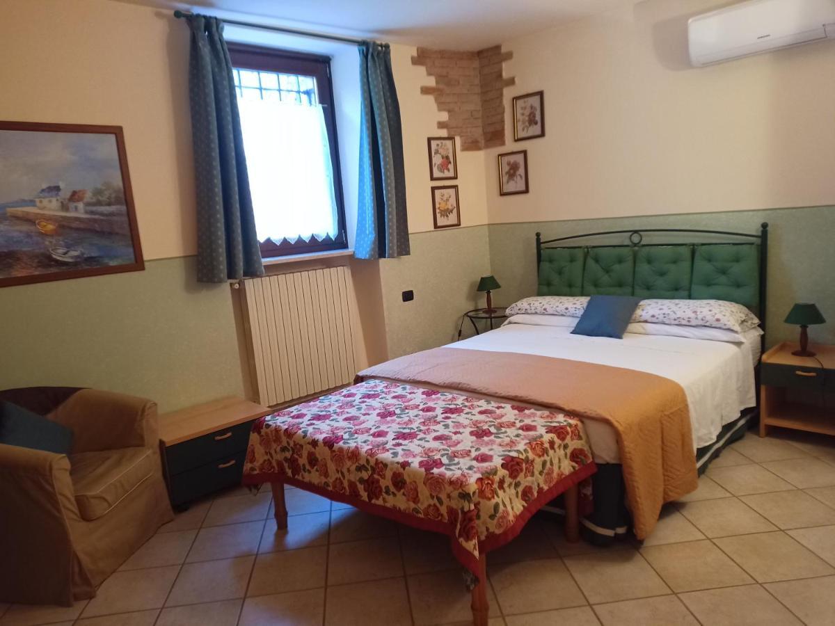 B&B Renzano Bedrooms Salo Luaran gambar